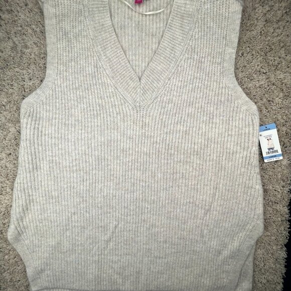 Vince Camuto Ladies Oversized Vest Large NWT $79 Ivory Knit Soft V Neck - Picture 1 of 12